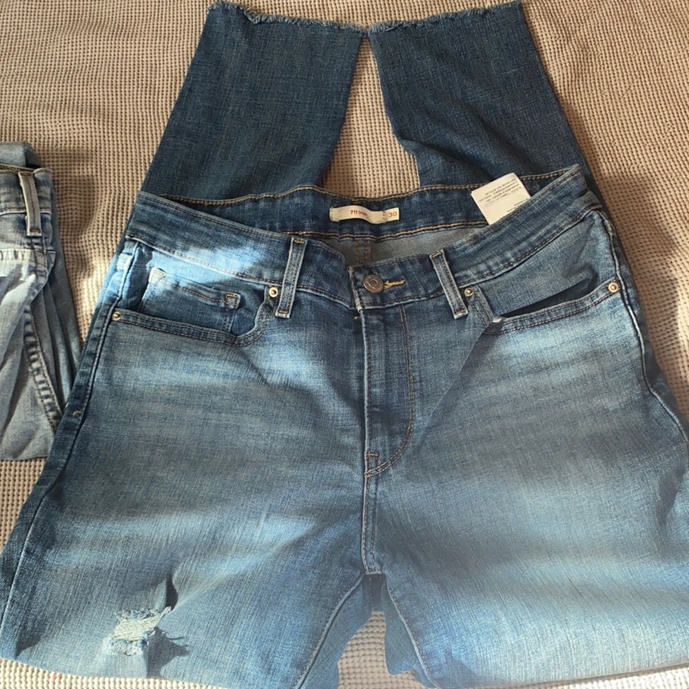 Levi 711 skinny’s like new cute ankle detail